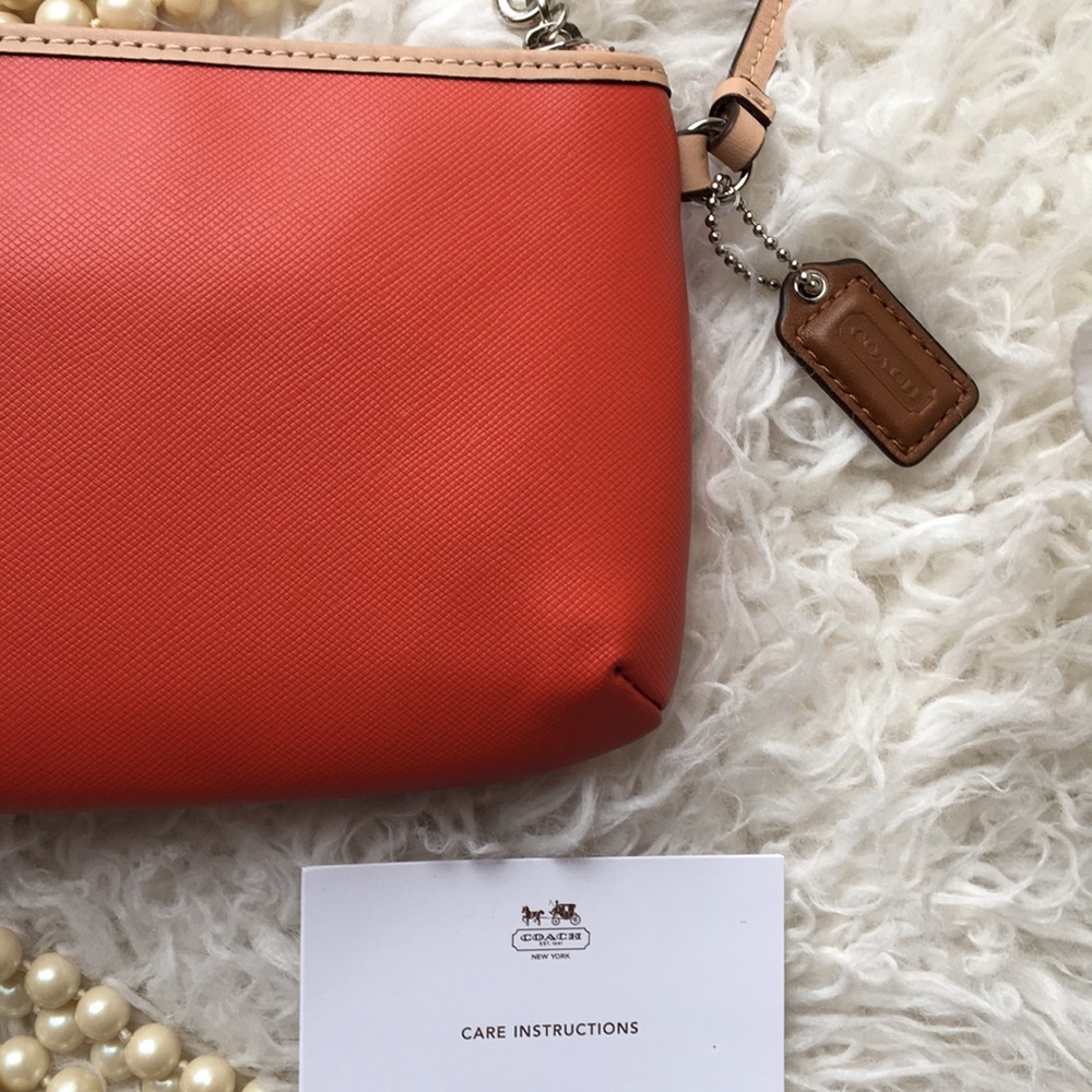NWT • COACH • HP Horse & Carriage Leather Wristlet - Picture 6 of 9
